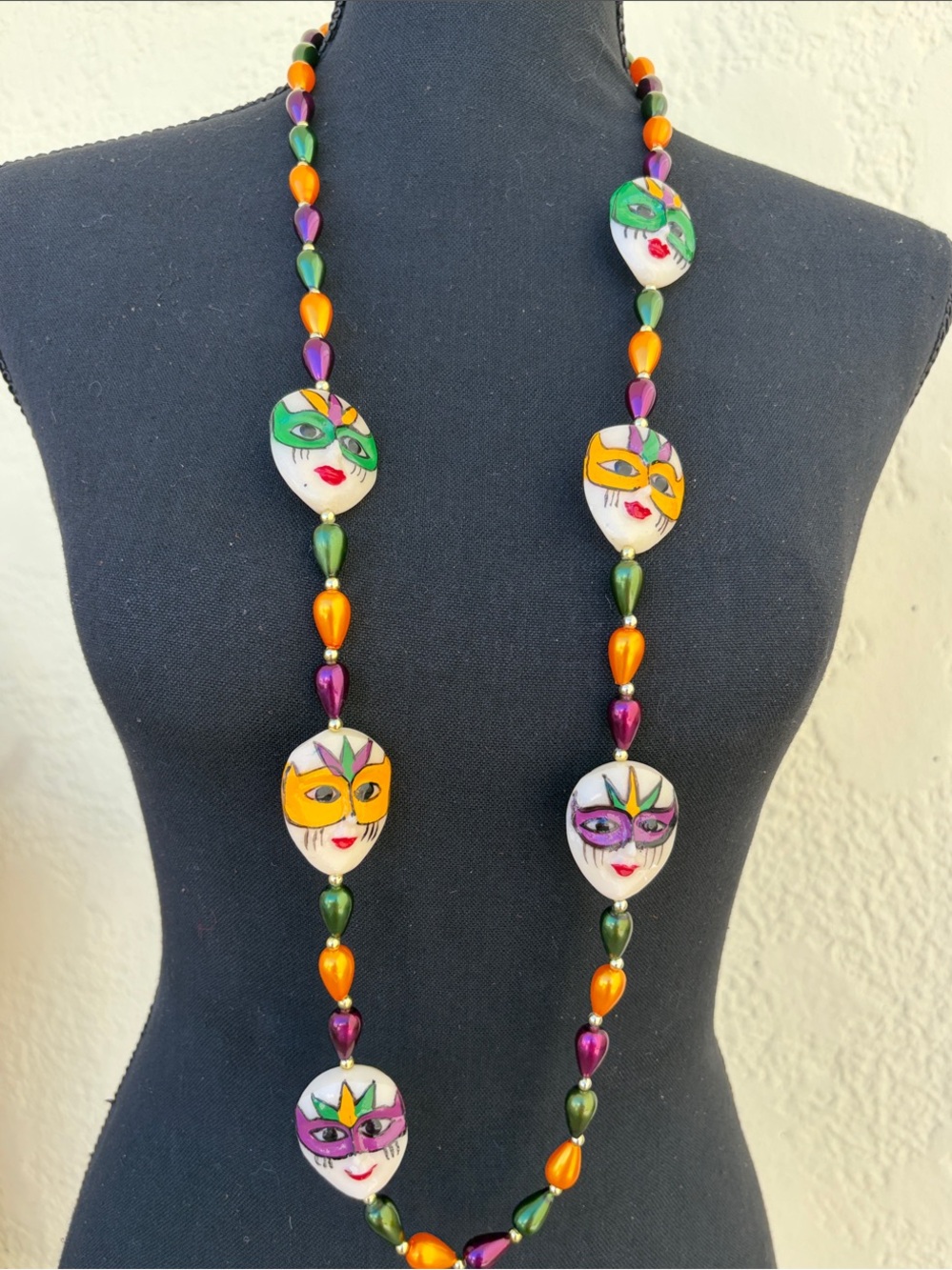 Hand-Painted Mardi Gras Mask Beaded Necklace - Multicolor